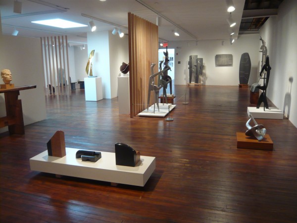 Phot by Shinya Suzuki. https://www.flickr.com/photos/shinyasuzuki/5237166118/in/photolist-8YMR2y-8YJMjK-8YMQbU-9Axsfe-9ABeuw-bzTEPN-9AAmYd-9ABeMG-bNNj5B-9AyjfB-9Ayjrg-9AAnG7-pQTpH-pQTbt-6f9Y7t-6fe9CS-6f9Yfx-6f9Yeg-6f9XAR-6fe9wq-9Axso4-9AAnN9-9ABeTY-9AAn4d-9Ayjag-8AZPU5-28tFdS-dsU1rx-otSs1M-9SZaoL-6akU8p-9SWkRB-2J6pXn-g6HMVR-mihcov-6fe9rw-pQXnC-dNeGnZ-a3Fu83-6f9Xti-8AWHVB-8AZPQd-3aND82-5M3Cz7-6f9Xut-cWdUiU-6aq3nh-9RG8B4-6fe9jG-5ZfjpB