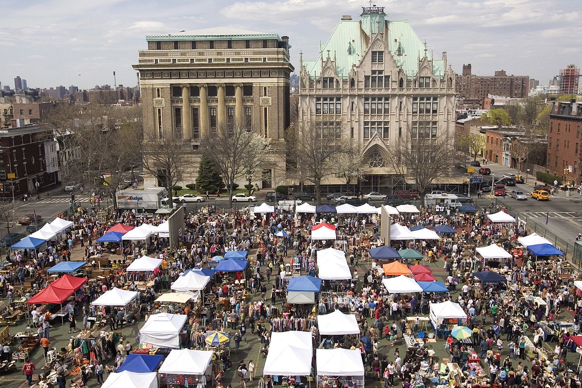 The Brooklyn Flea | Photo By Evanscott7 - Own work, CC BY-SA 3.0, https://commons.wikimedia.org/w/index.php?curid=17194909