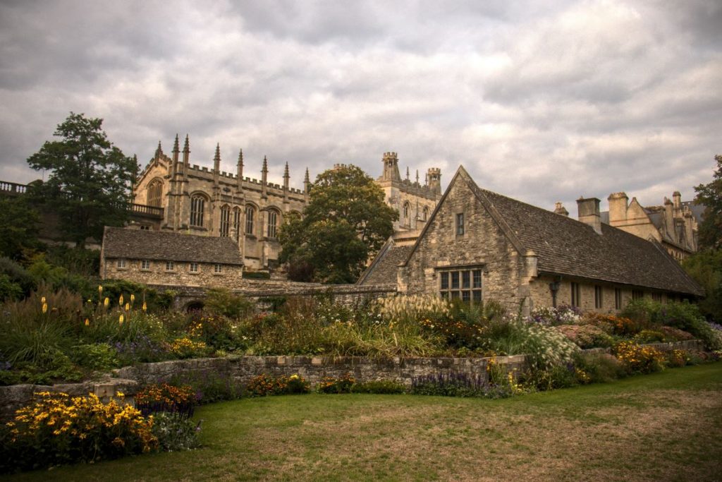 Beautiful historical buildings and gardens in Oxford, UK
