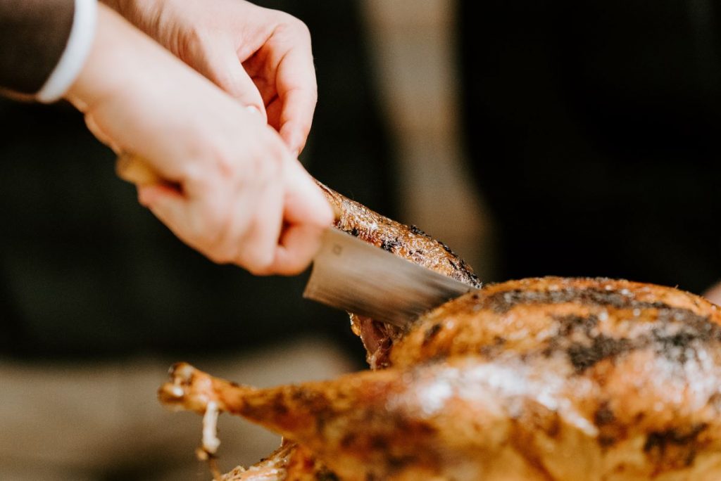 carving thanksgiving turkey