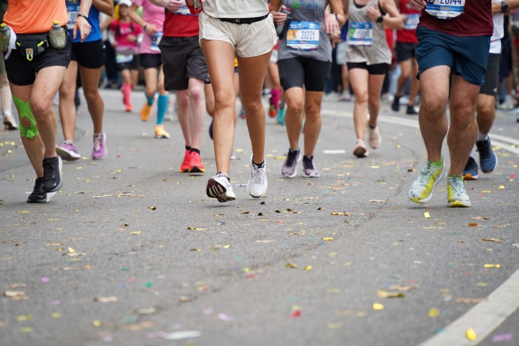 people running