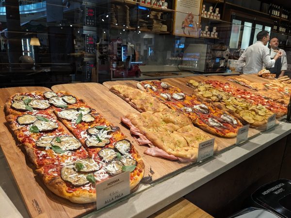 paddle pizza; different types of traditional italian pizza
