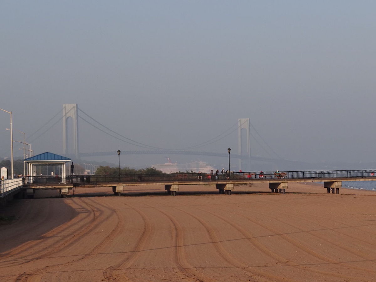 Midland Beach is one of New York City's best beaches for walking.