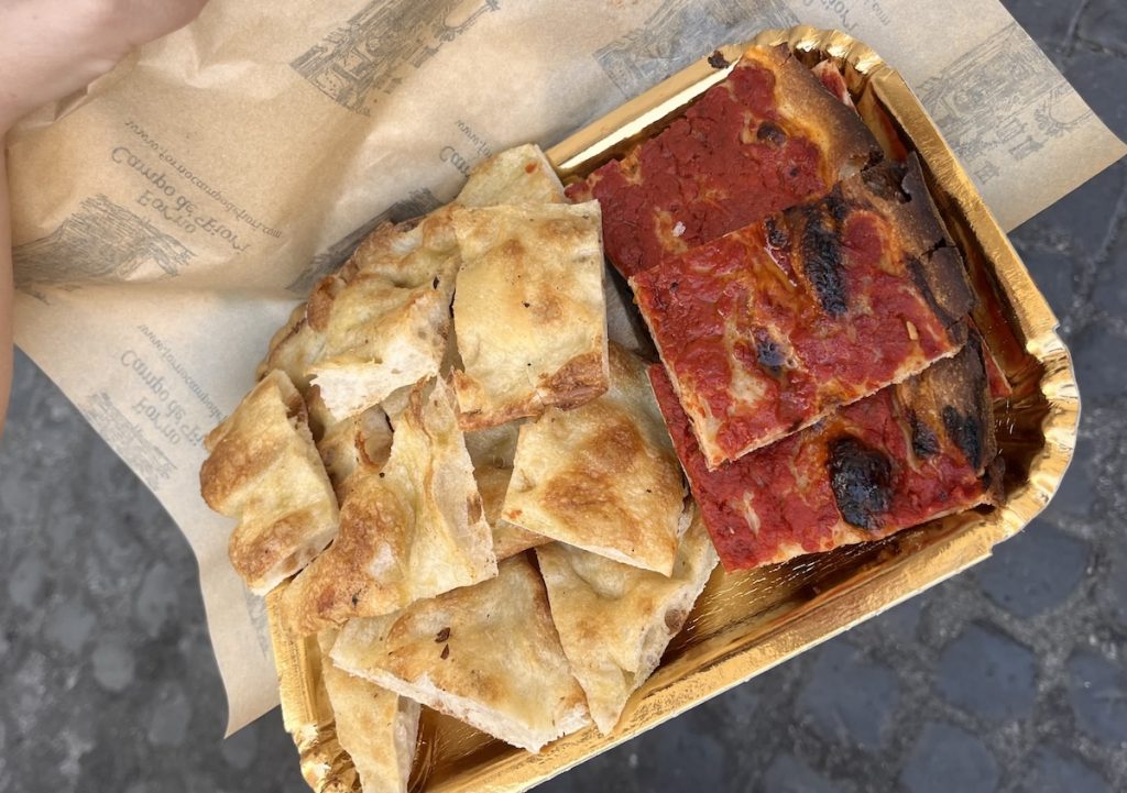 pizza bianca and pizza rossa side by side, two traditional italian pizza types