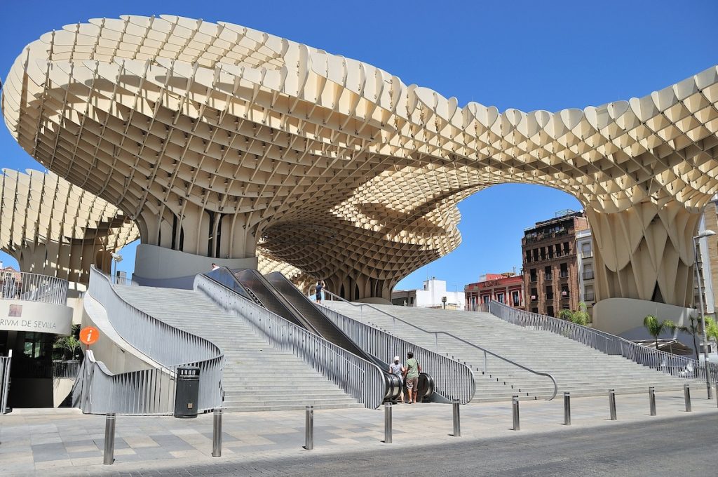 waffle looking structure in the center of seville