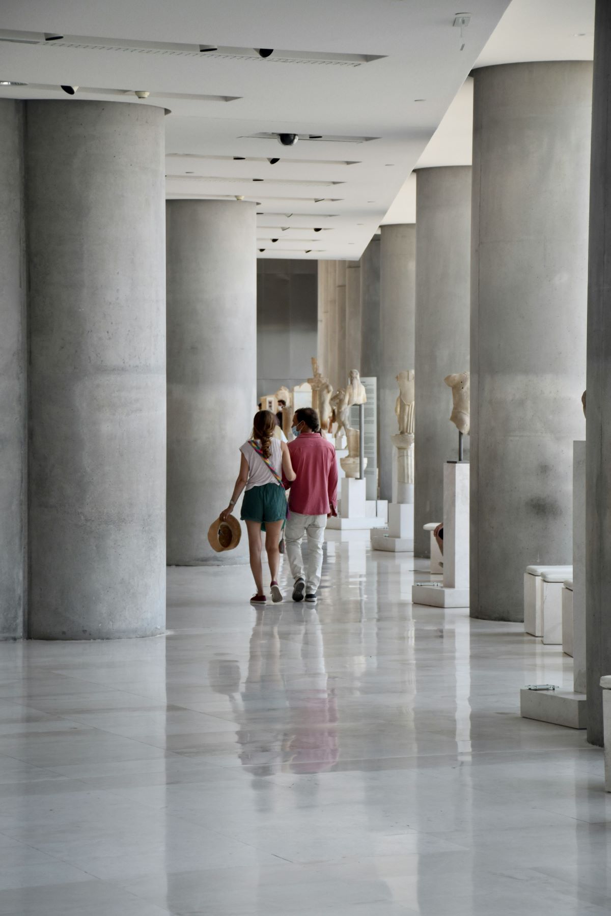 Acropolis Mystery: Blogger Uncovers Hidden Truths - 0iub986